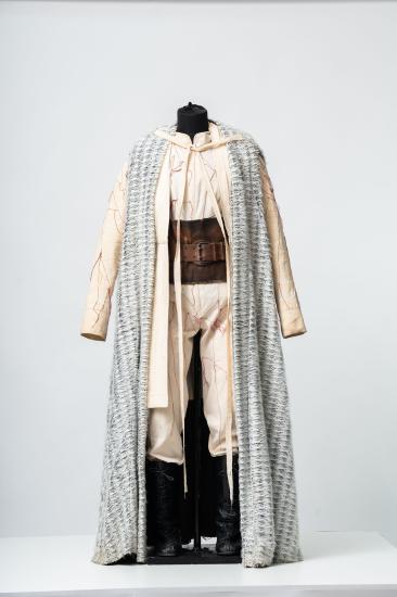 Ανδρικό κοστούμι βαμβακερό με παλτό κοντό και πλεκτή μπέρτα