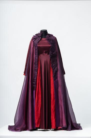 Γυναικείο φόρεμα μακρύ από σατέν και ταφτά, με μπέρτα από οργάντζα