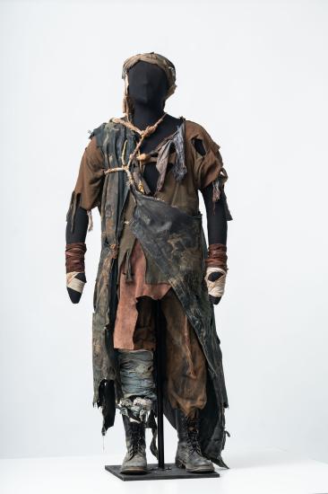 Ανδρικό κοστούμι απότελούμενο από πολλά διαφορετικά μέρη