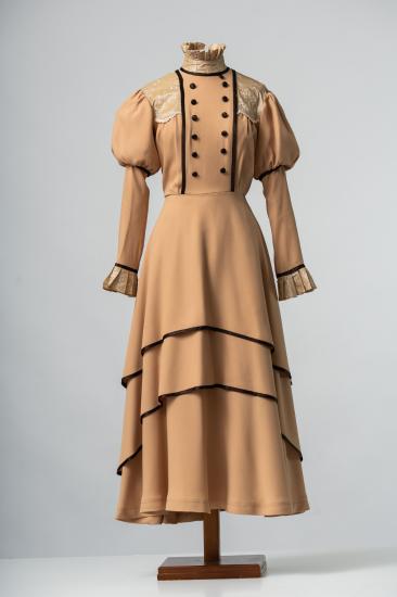 Γυναικείο φόρεμα μακρύ με λούκια, από τρεβίρα και μετάξι