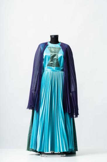 Γυναικείο φόρεμα από πλισέ μουσελίνα και σατέν