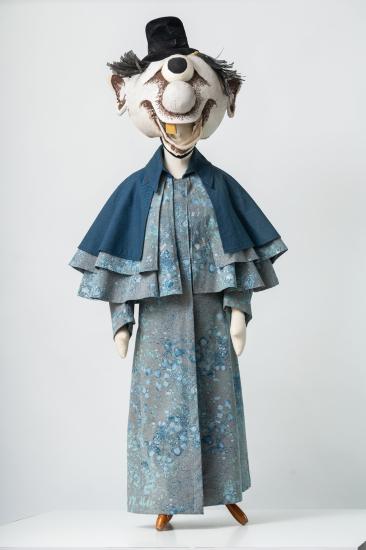 Κοστούμι - παλτό με ενσωματωμένη τρπλή κάπα