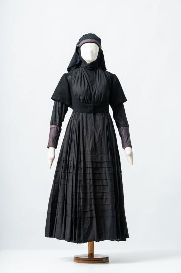 Γυναικείο φόρεμα βαμβακερό μακρύ με πιέτες, και γιλέκο