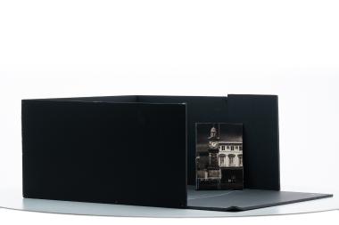 Μακέτα της παράστασης Ο ΕΠΙΘΕΩΡΗΤΗΣ