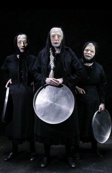 ΟΙ ΓΡΙΕΣ ΠΟΥ ΜΑΖΕΥΟΥΝ ΤΗΝ ΤΣΟΥΚΝΙΔΑ, ΜΥΣΤΙΚΕΣ ΙΣΤΟΡΙΕΣ ΤΩΝ ΓΥΝΑΙΚΩΝ ΤΗΣ ΘΕΣΣΑΛΙΑΣ