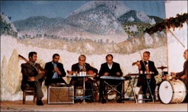 Λέσβος (Αγιάσος) 1978: Εκδήλωση  με  μουσικούς