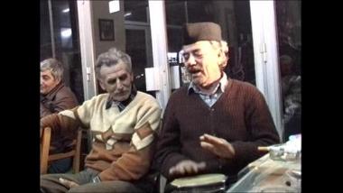 Λέσβος (Αγία Παρασκευή), 1997: Αποκριάτικο γλέντι με τον Αποστόλη Πατσέλη να τραγουδά και να παίζει  κρουστά