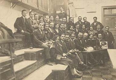 Athens School of Pharmacy in the Toxicology Laboratory (1927)