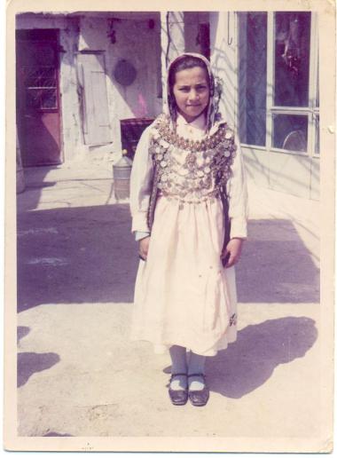 Η Αναστασία Μέξη με παραδοσιακή φορεσιά