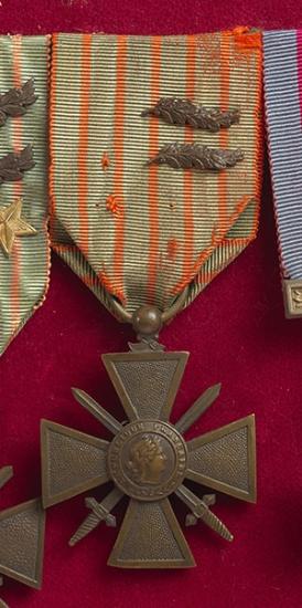 Πολεμικός Σταυρός 1914-18, Γαλλία, φέρει δύο κλάδους δάφνης μετά μινιατούρας.(Γ.Κονδύλη)