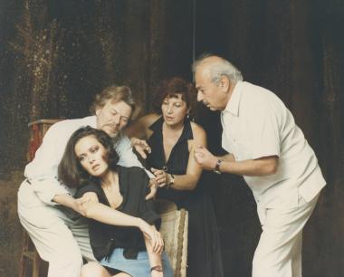 Να Ντύσουμε τους Γυμνούς