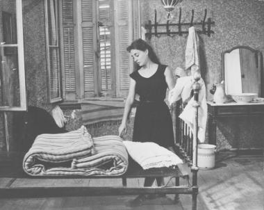 Το κορίτσι με τα μαύρα