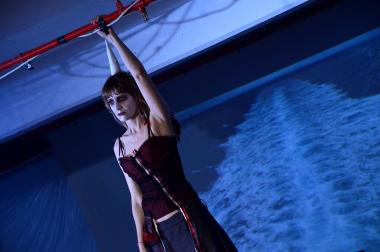 «Ενώ το πλοίο ταξιδεύει»