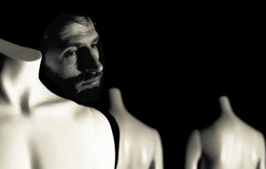 Trailer της παράστασης  «Ο Άνθρωπος Αντίγραφο»