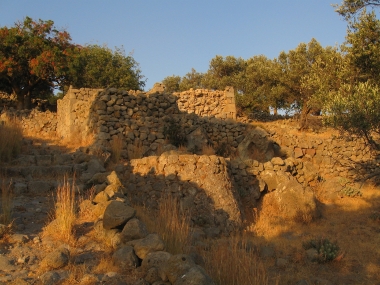 SPILADI - FARMHOUSE WITH THRESHING FLOOR, STERN, OVEN