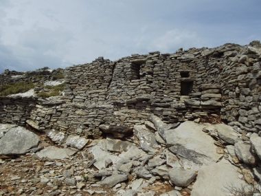 WINE CELLARS - WINE PRESSES