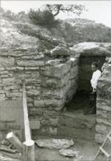 Picture from the conservation work at the tholos tomb of Nichoria