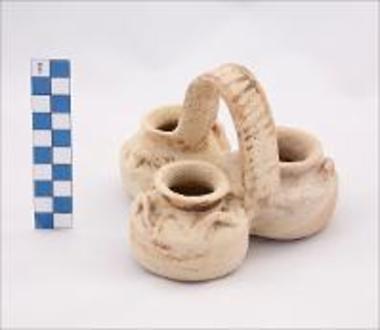 Τριπλό αγγείο προσφορών