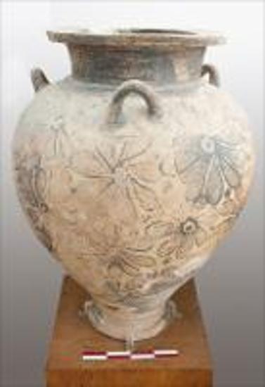 Pithoid amphora with daisies