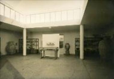 Φωτογραφία αρχείου από το Μουσείο Χώρας κατά τα πρώτα έτη της λειτουργίας του.