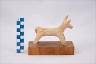 Figurine of a bovine