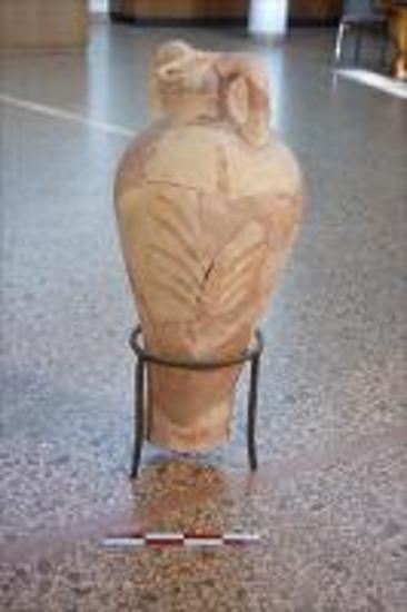 Amphora with oval mouth