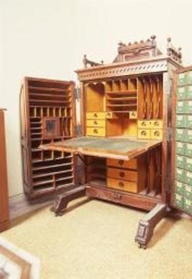 Έπιπλο γραφείου του πρωθυπουργού Θεόδωρου Δηλιγιάννη