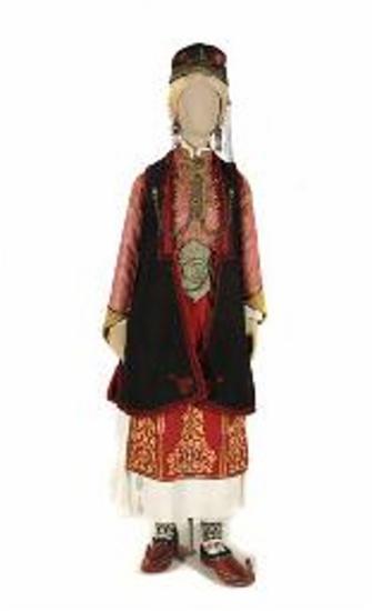 Γιορτινή γυναικεία ενδυμασία από τη Ζίτσα Ηπείρου