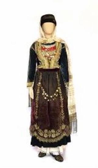 Ενδυμασία από τη Σαλαμίνα