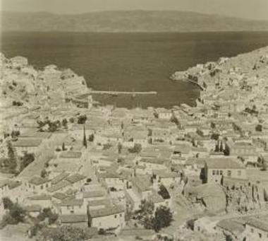 Άποψη της Ύδρας και του λιμανιού της