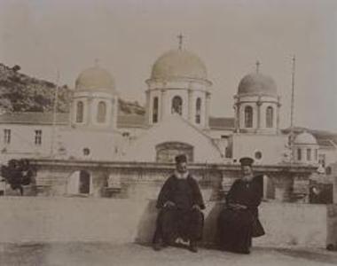 Μοναχοί στη Μονή της Αγίας Τριάδας Ακρωτηρίου, Χανιά Κρήτης