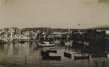 Το λιμάνι και οι αποβάθρες των Χανίων Κρήτης
