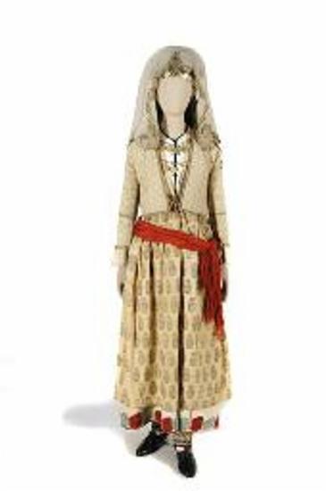 Γιορτινή φορεσιά από τον Αρχάγγελο Ρόδου