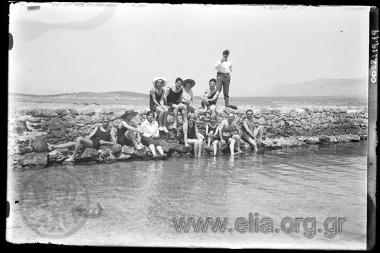Ο Γιώργος Βαφιαδάκης με την παρέα του.
