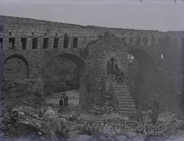 Excursionists  at an aqueduct in Arcadia (?)