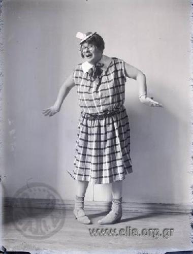 Η Ίρις Μηλιαράκη μεταμφιεσμένη σε αυτόματον (automate).