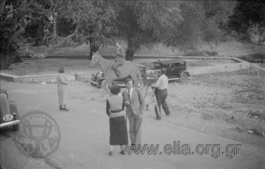 Outdoor photographer and his models