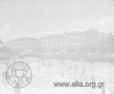 Απελευθέρωση, πλήθος στην πλατεία Συντάγματος.