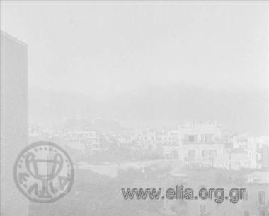 Αγγλικά άρματα επί της οδού Σκουφά.