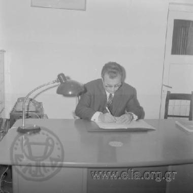 Υπάλληλος του υπουργείου Προεδρίας.