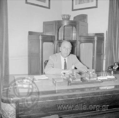 Σπύρος Θεοτόκης, υπουργός γεωργίας στην κυβέρνηση Καραμανλή.