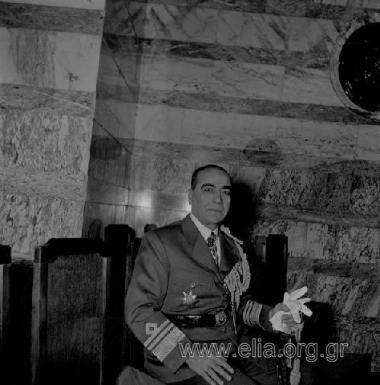 8 Νοεμβρίου. Ημέρα της ορκομωσίας της νέας κυβέρνησης Παπανδρέου.