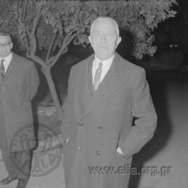 Κυβέρνηση Κέντρου μετά τις εκλογές της 16ης Φεβρουαρίου. Ο ΤζωνΓκλαβάνης, υπουργός Εμπορίου.