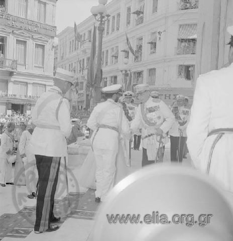 Επίσκεψη του αυτοκράτορα της Αιθιοπίας, Χαϊλέ Σελασιέ. Ο αυτοκράτορας και ο Παύλος Α' φτάνουν στη Μητρόπολη, όπου τους υποδέχεται ο στρατηγός Αλέξανδρος Παπάγος.