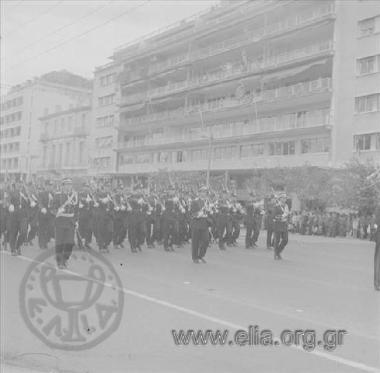 Στρατιωτική παρέλαση. Από την ορκωμοσία της κυβέρνησης Σπύρου Μαρκεζίνη.