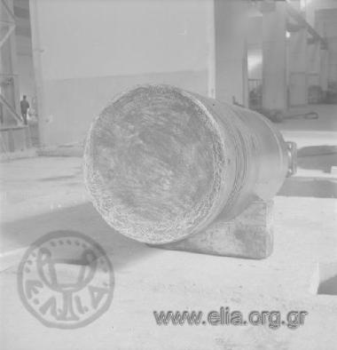 Skaramangas shipyards, bolt.