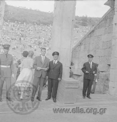 Στο αρχαίο θέατρο για την παράσταση 