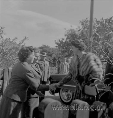 Έβδομο συνέδριο του Σώματος Ελληνίδων Οδηγών: επίσκεψη της βασίλισσας Φρειδερίκης και της πριγκίπισσας Σοφίας, 15 Νοεμβρίου.