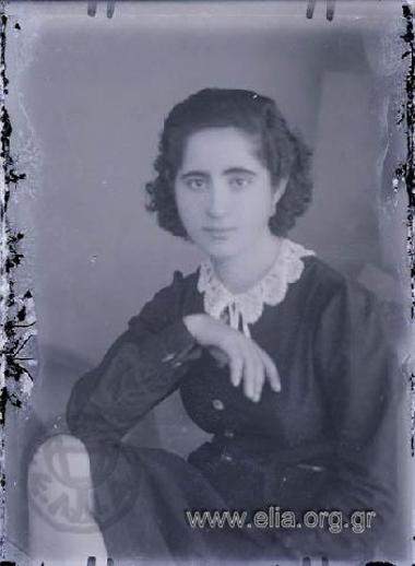 Portrait of a woman.