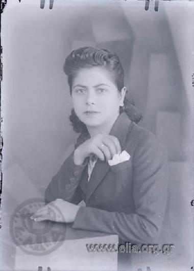 Portrait of a woman.